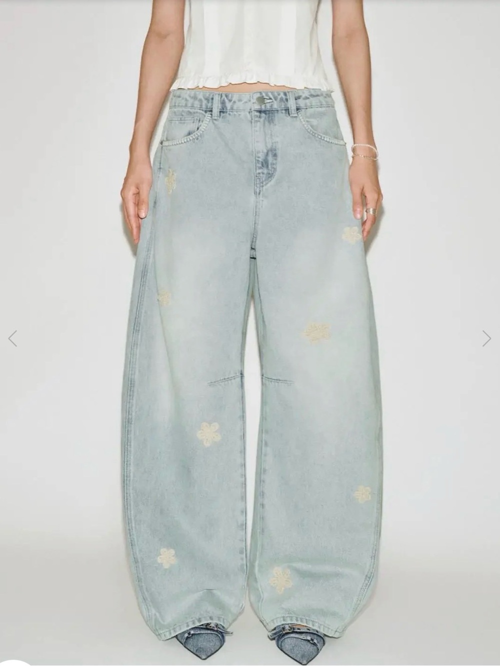 Embroidered Light Wash Wide-Leg Jeans - Women - Picture 1 of 6